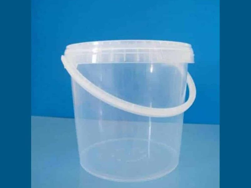 Műanyag vödör fedéllel 2750 ml